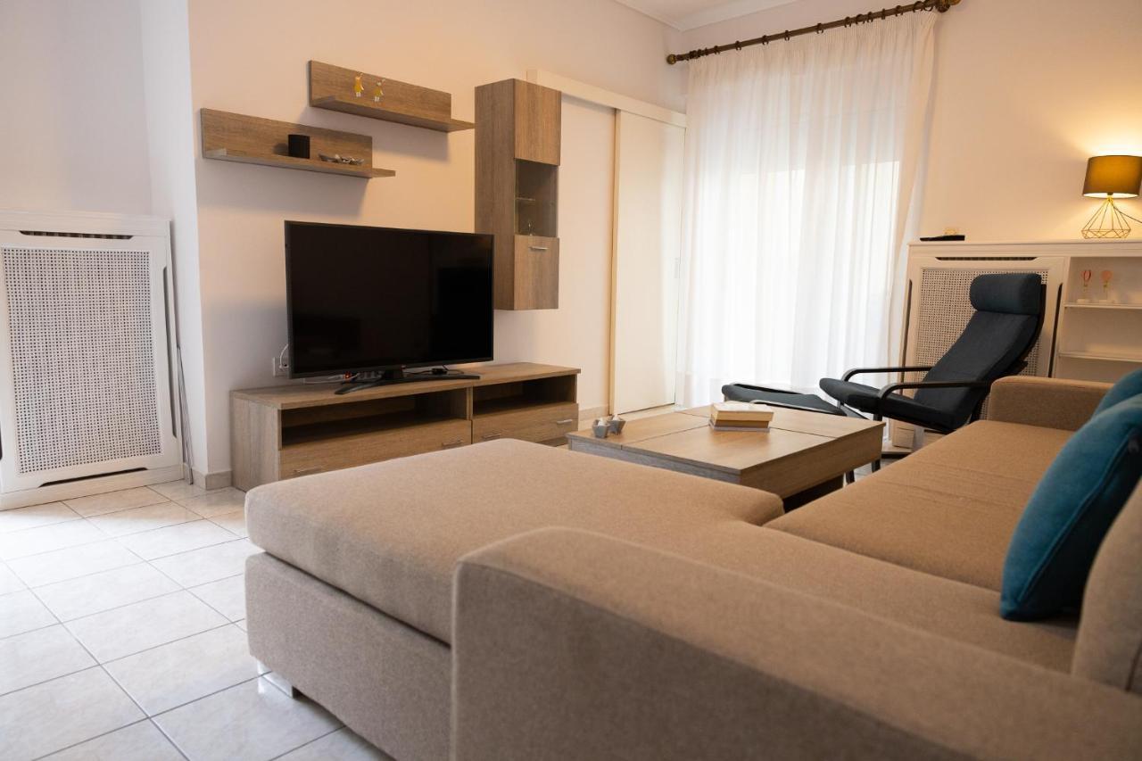 Spacious Apartment Close To The Sea And The City Center Athén Kültér fotó
