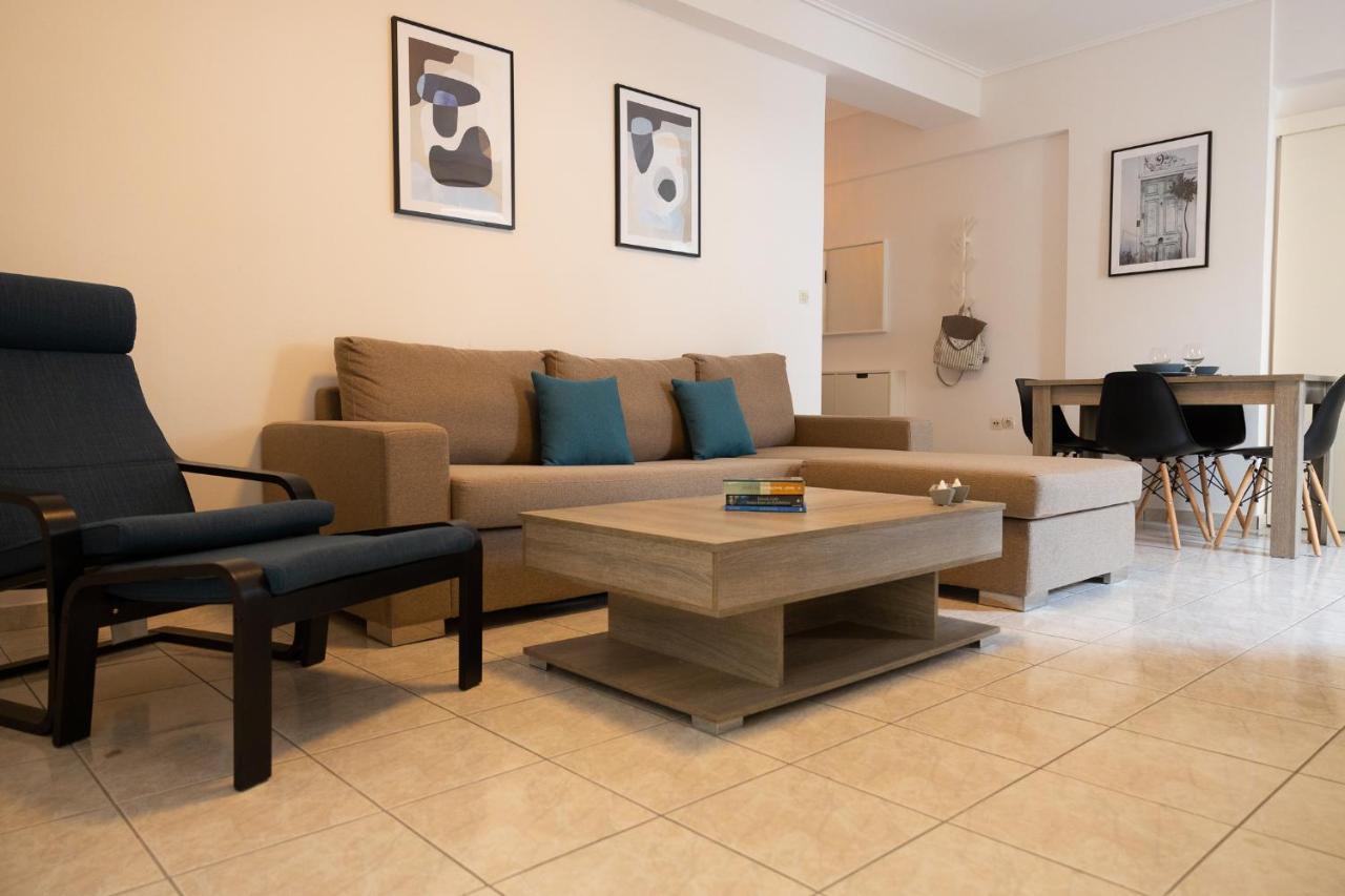 Spacious Apartment Close To The Sea And The City Center Athén Kültér fotó