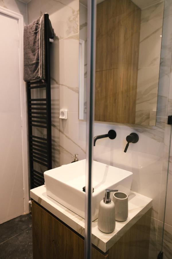 Spacious Apartment Close To The Sea And The City Center Athén Kültér fotó
